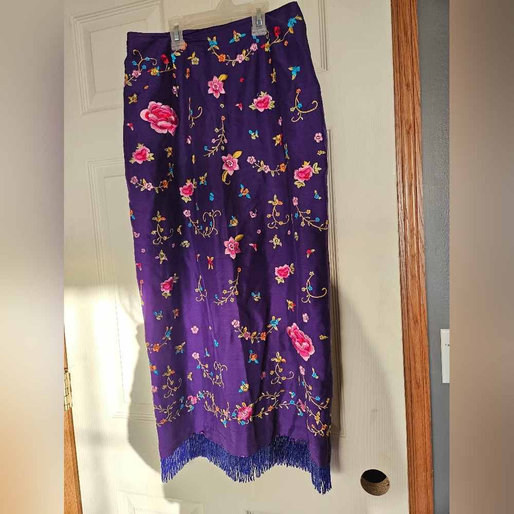 Vintage CLIO putple silk skirt. Size 4.